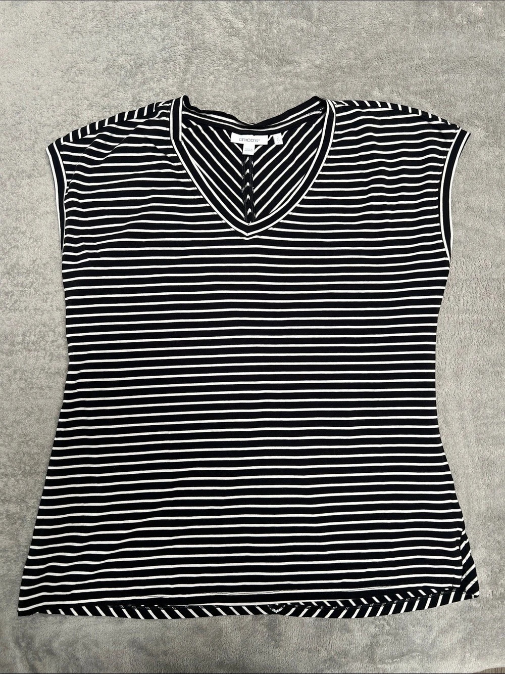 Chico's Striped V-Neck Tunic in Black & White Size Large